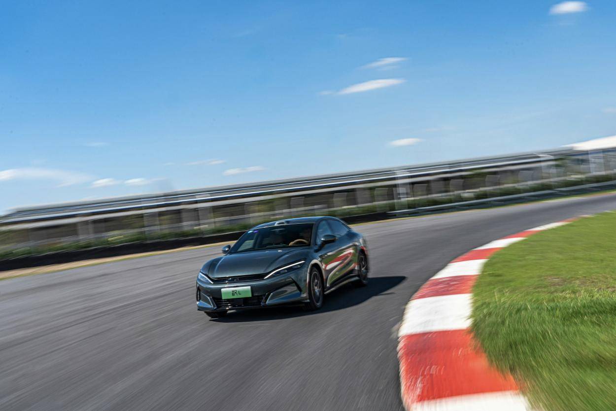 赛车场又贵, 全场好玩, 纯粹快乐 赛车场又贵, 全场好玩, 纯粹快乐