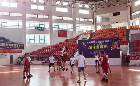 扣杀, 副校长何子